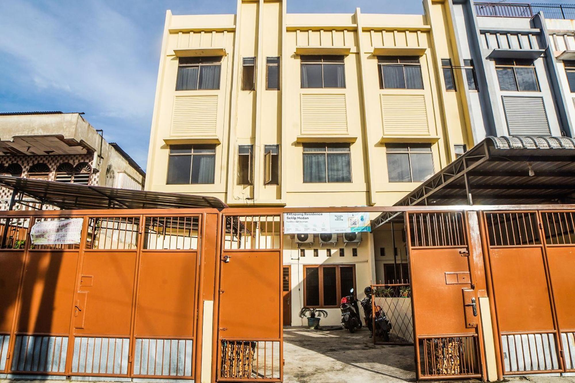 Spot On 91977 Kost Ketapang Syariah Hotel Medan Exterior photo