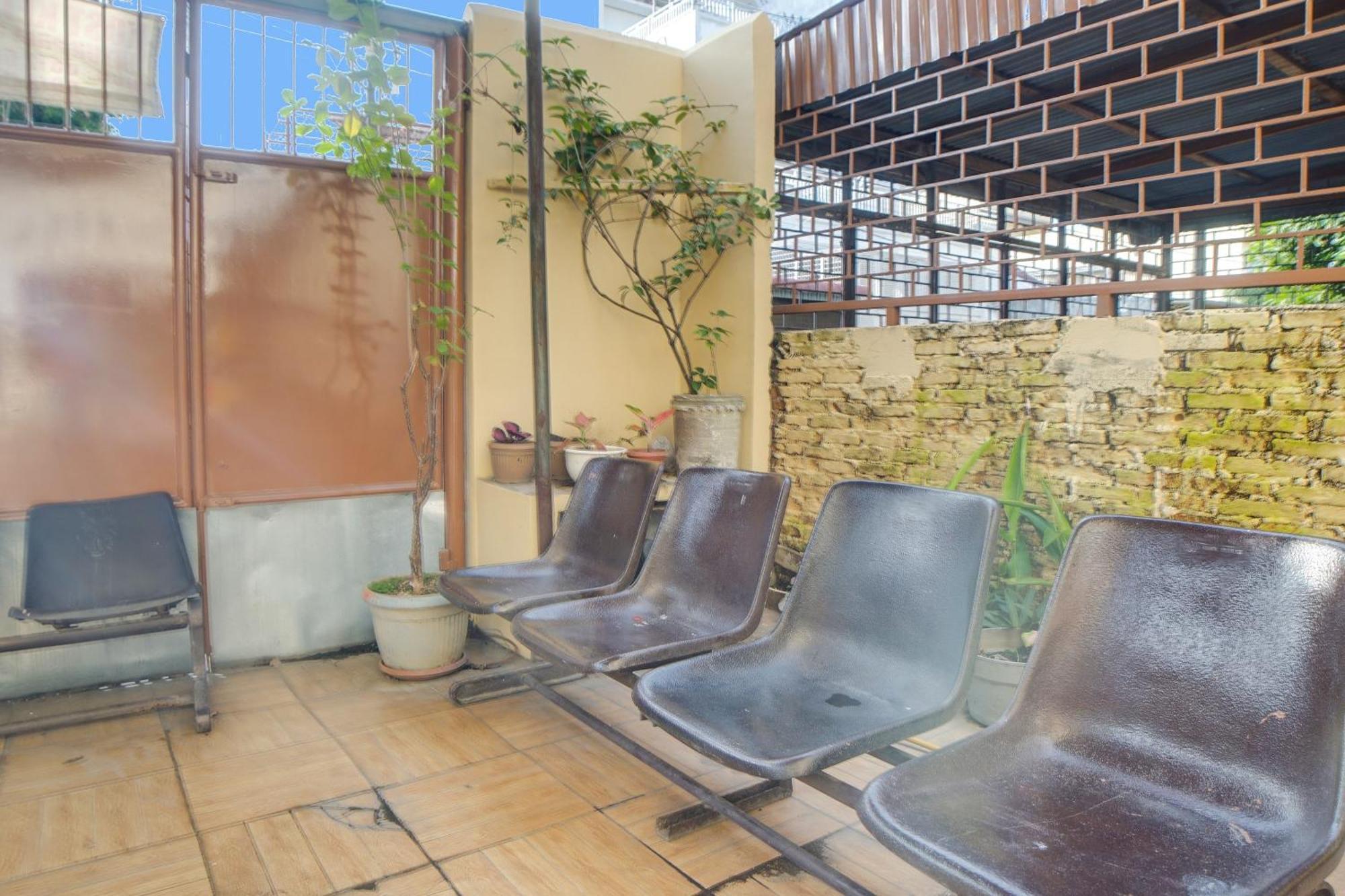 Spot On 91977 Kost Ketapang Syariah Hotel Medan Exterior photo
