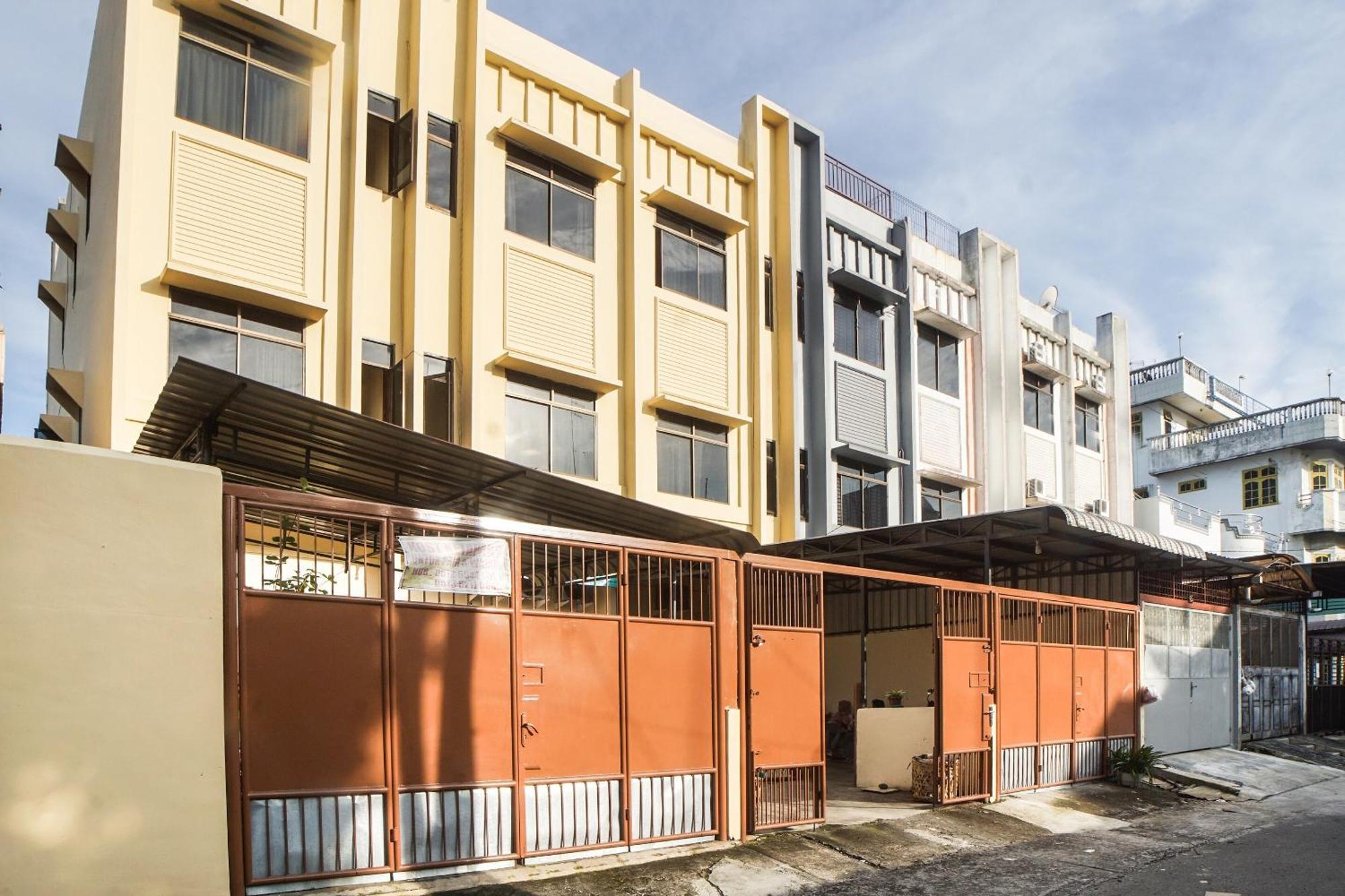 Spot On 91977 Kost Ketapang Syariah Hotel Medan Exterior photo